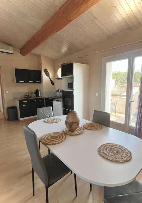 Appartement Proche Aeroport Marseille Marignane - Studio Confortable - Logement Ideal - Hebergement Tout Equipe Rognac Exterior foto