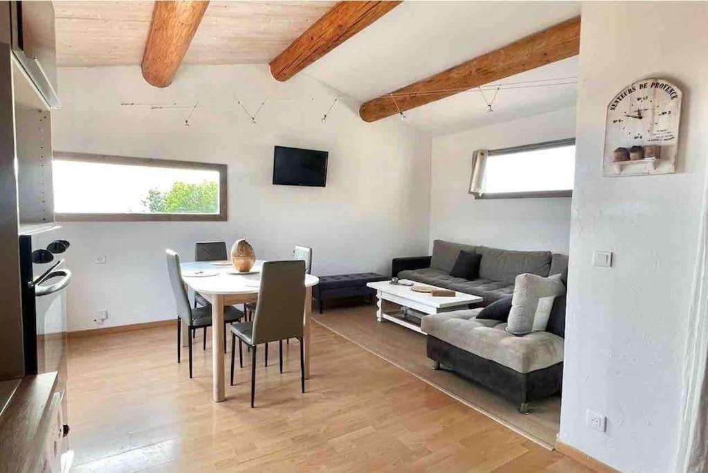 Appartement Proche Aeroport Marseille Marignane - Studio Confortable - Logement Ideal - Hebergement Tout Equipe Rognac Exterior foto